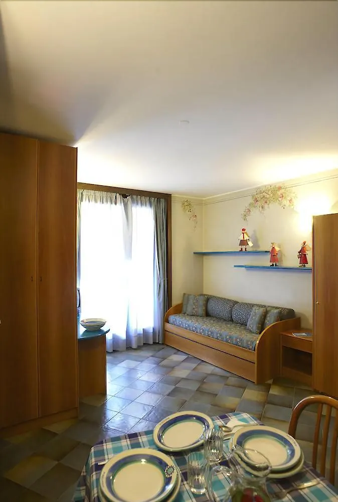 Residence Mirelladue Ponte Di Legno 4*,  Italy