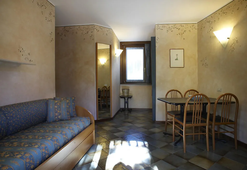 Residence Mirelladue Ponte Di Legno 4*,  Italy